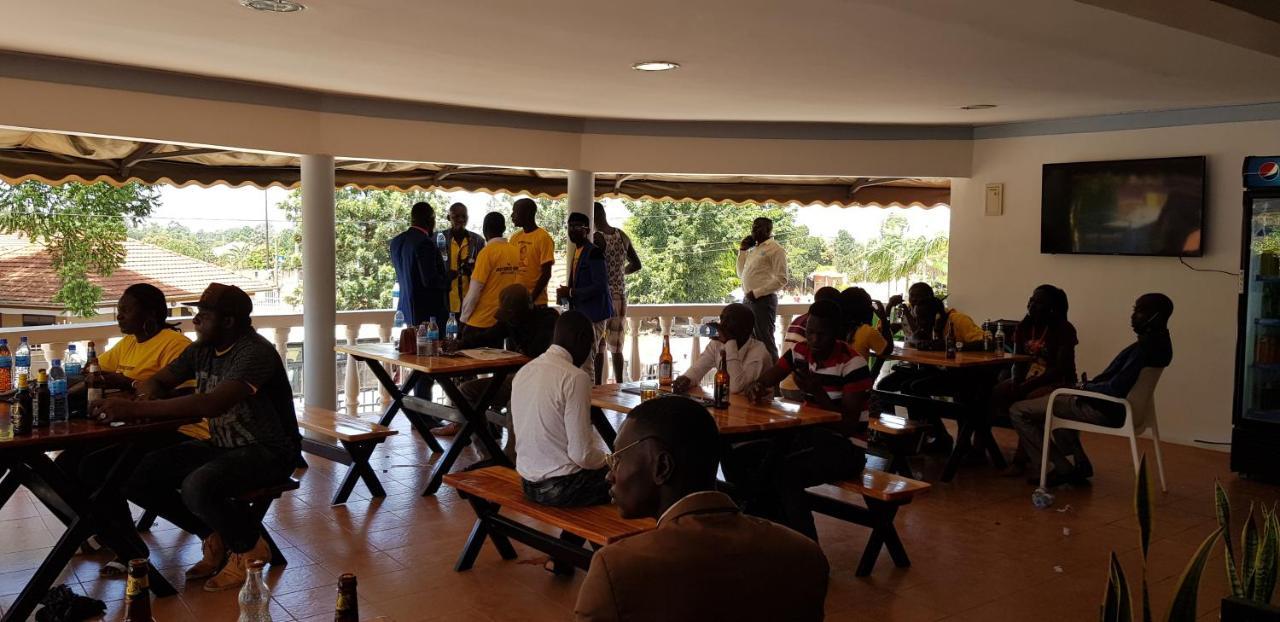 Northern Pearl Gulu Bagian luar foto