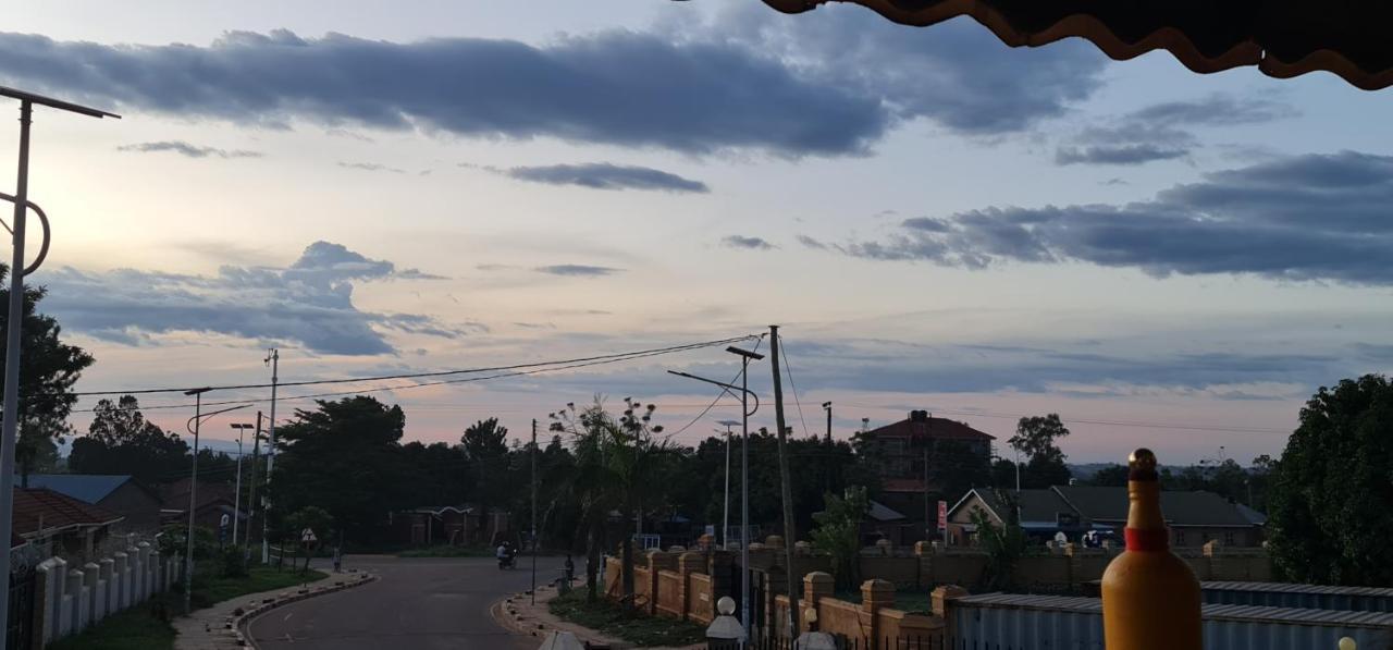 Northern Pearl Gulu Bagian luar foto